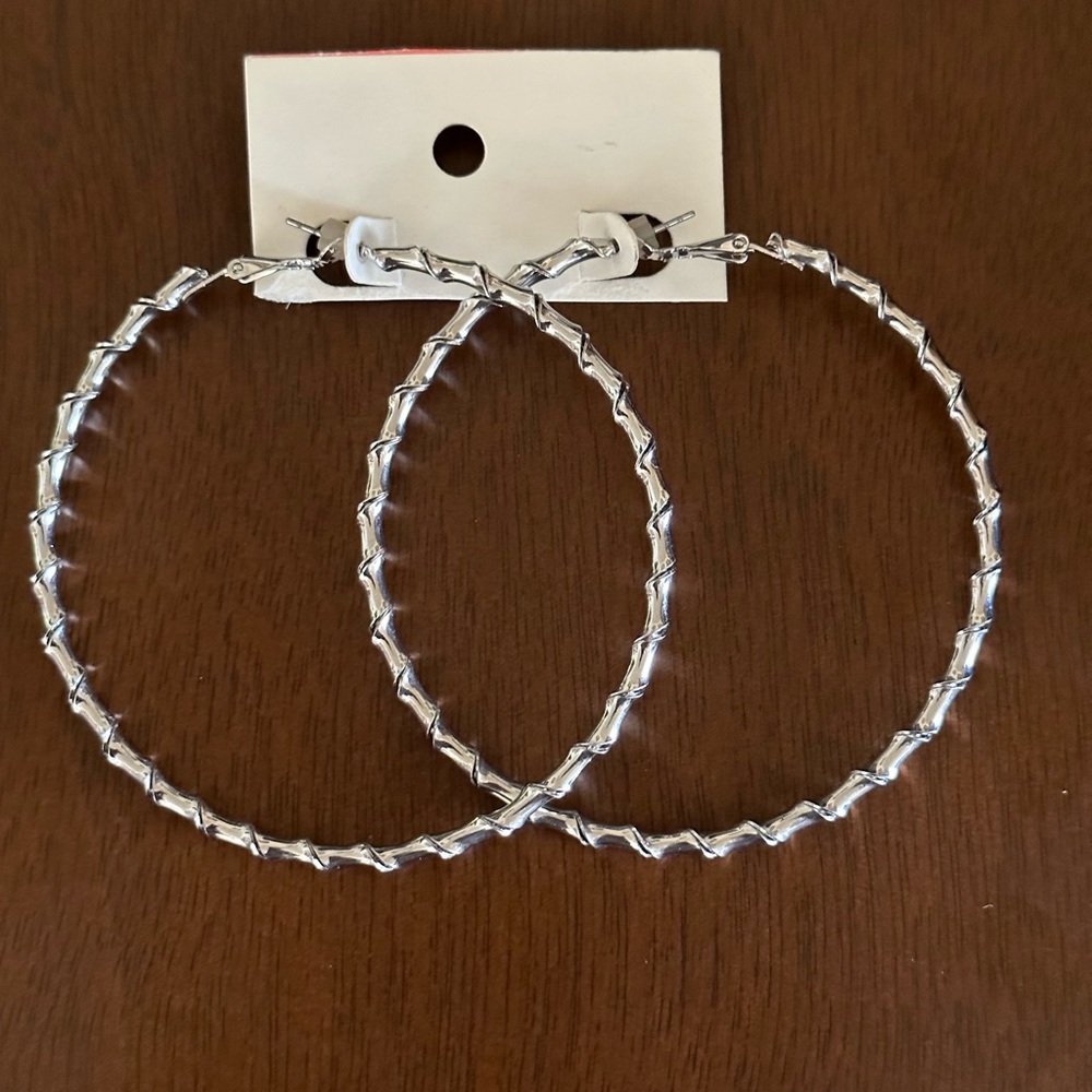 Silver hoop earrings.. - Picture 2 of 3